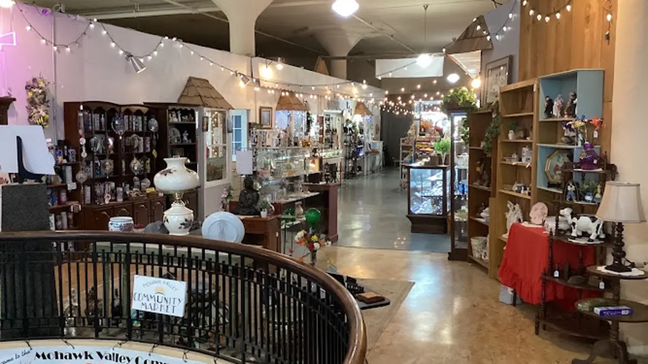Consignment store in Herkimer, New York: Renewed & Rescued