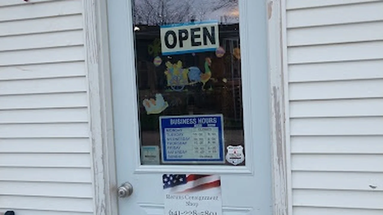 Consignment store in Charles City, Iowa: Reruns