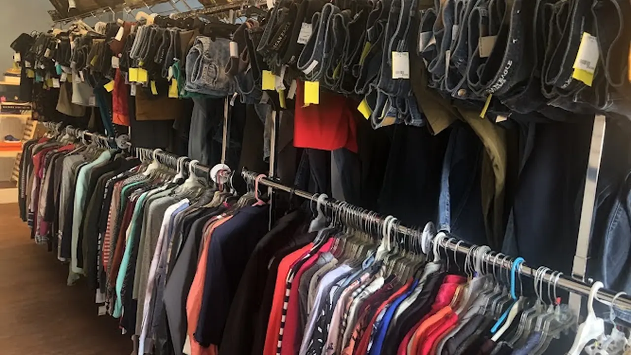 Consignment store in Greene, New York: Resale 41