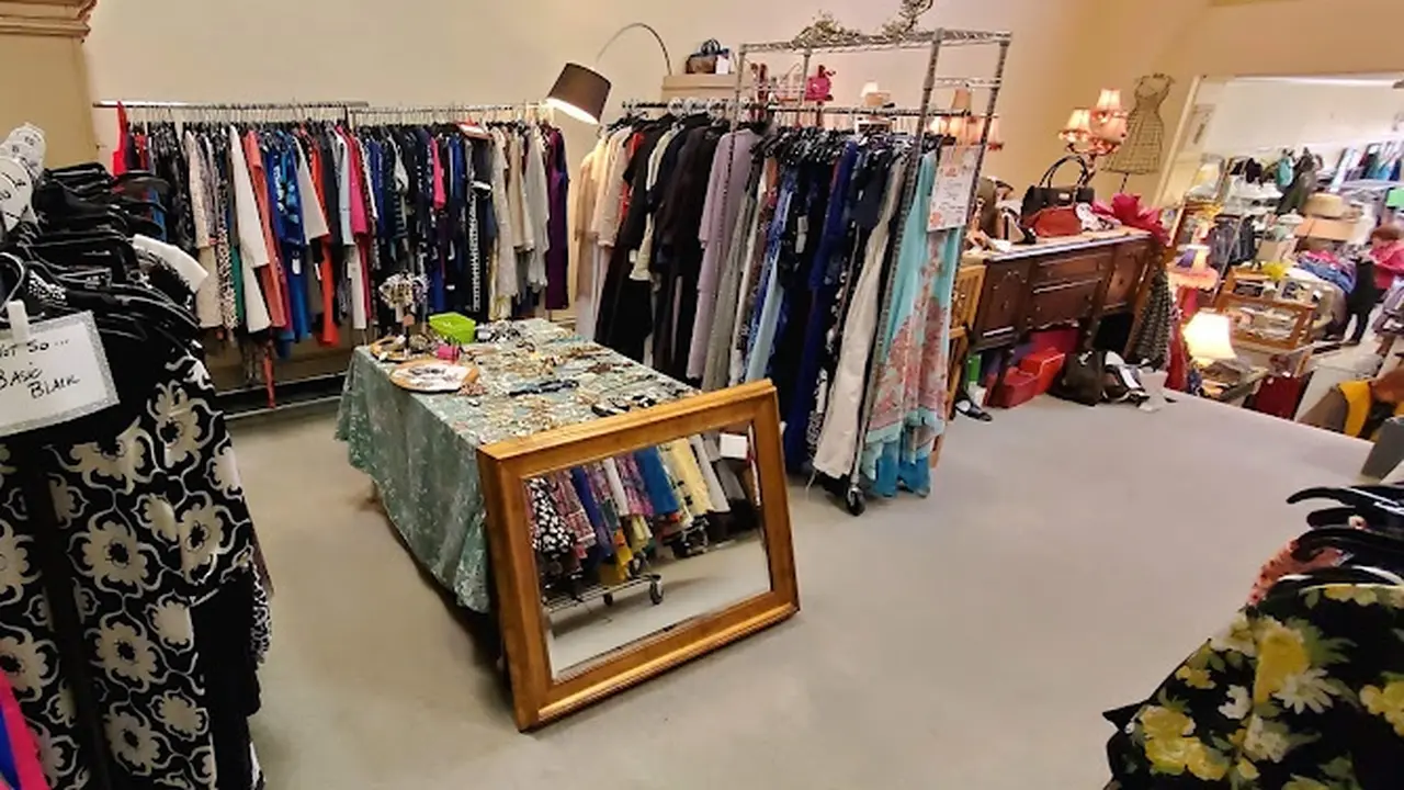 Consignment store in South Weymouth, Massachusetts: Resale Therapy