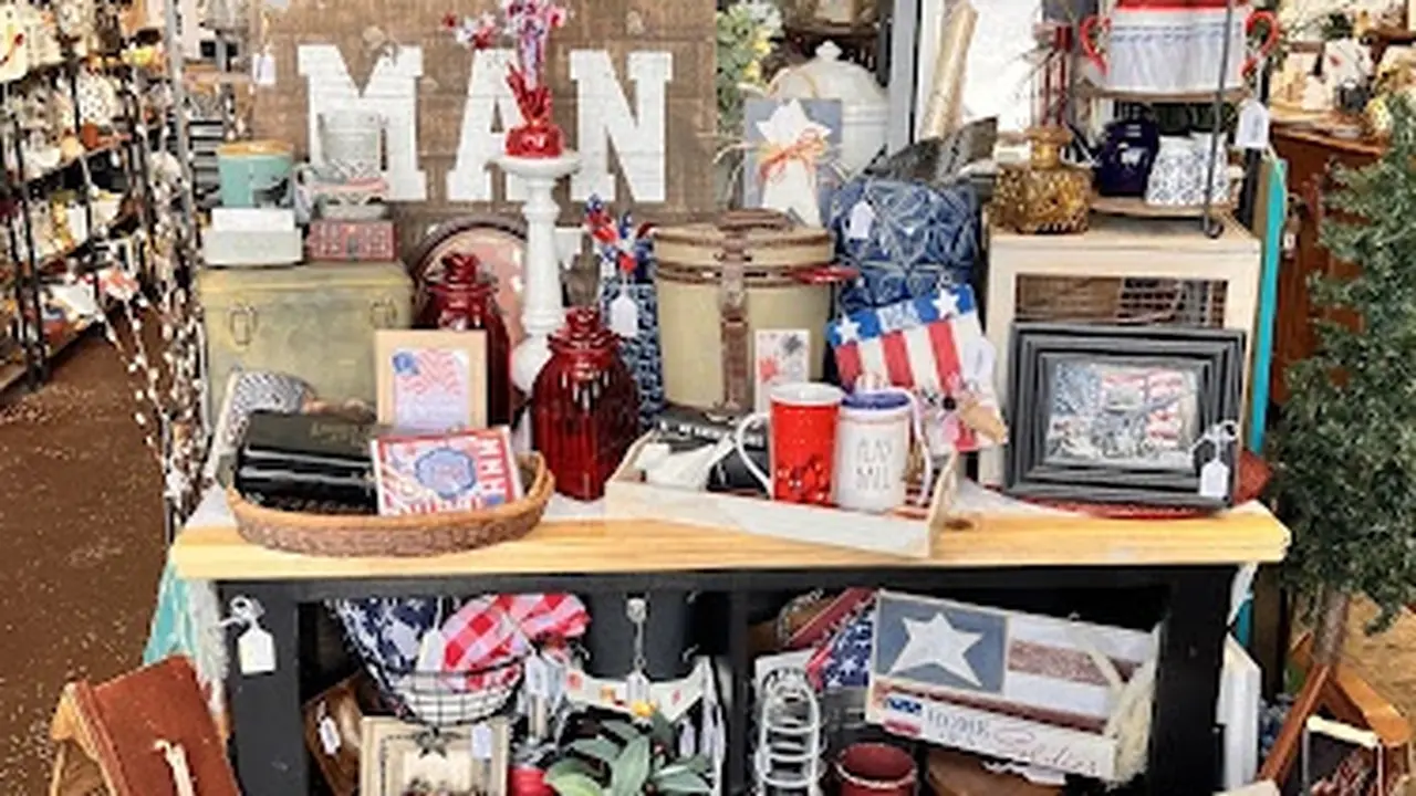 Consignment store in Idaho Falls, Idaho: Restored With Love