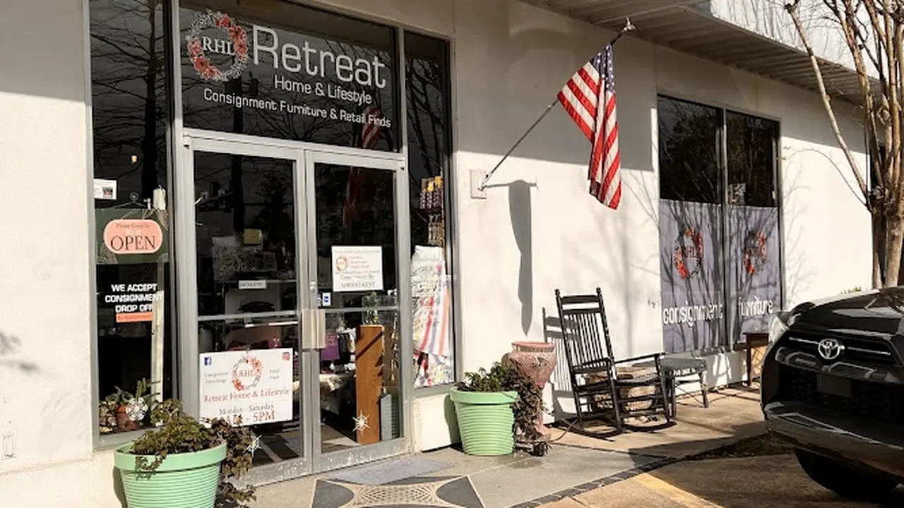 Consignment store in Covington, Louisiana: Retreat Home & Lifestyle