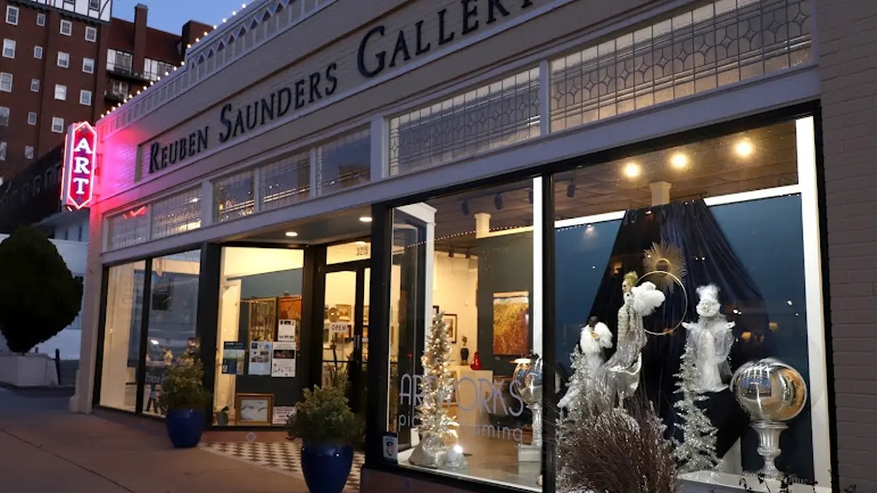Consignment store in Wichita, Kansas: Reuben Saunders Gallery