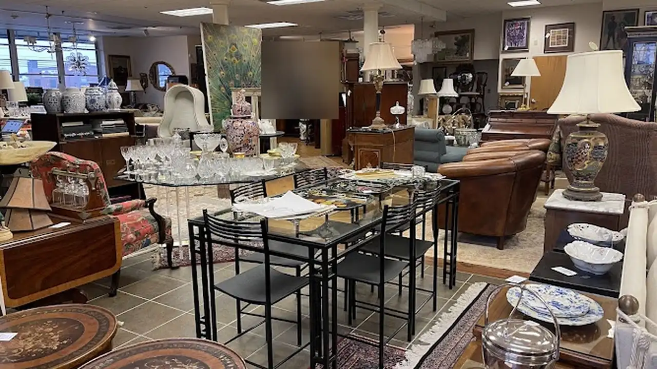 Consignment store in West Hartford, Connecticut: Revival Home Consignment