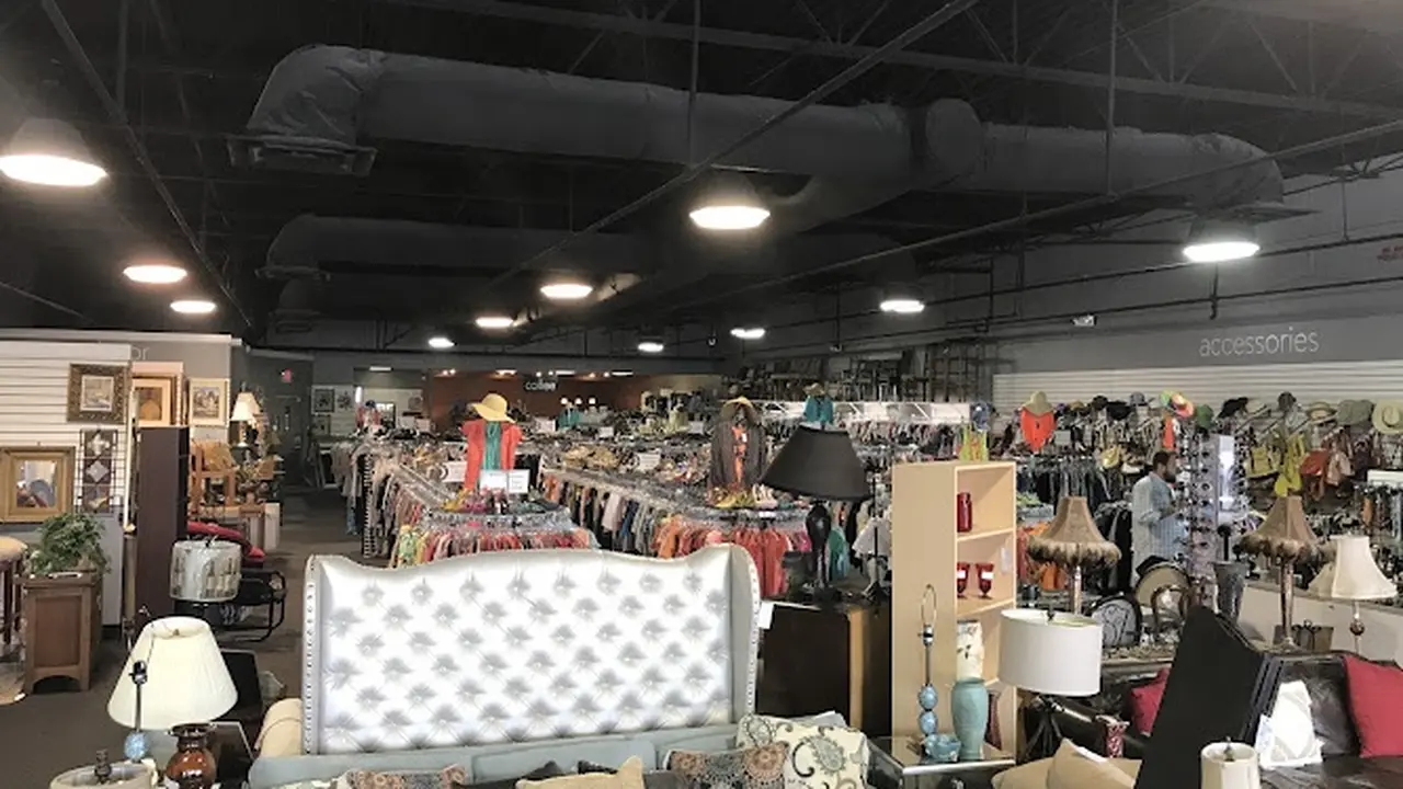 Consignment store in Smyrna, Georgia: Revive Consignment