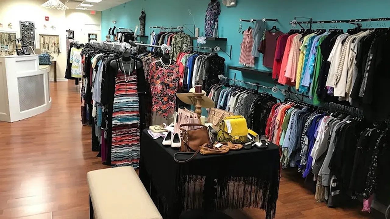 Consignment store in Somerville, New Jersey: Revive Consignment / Somerville, NJ