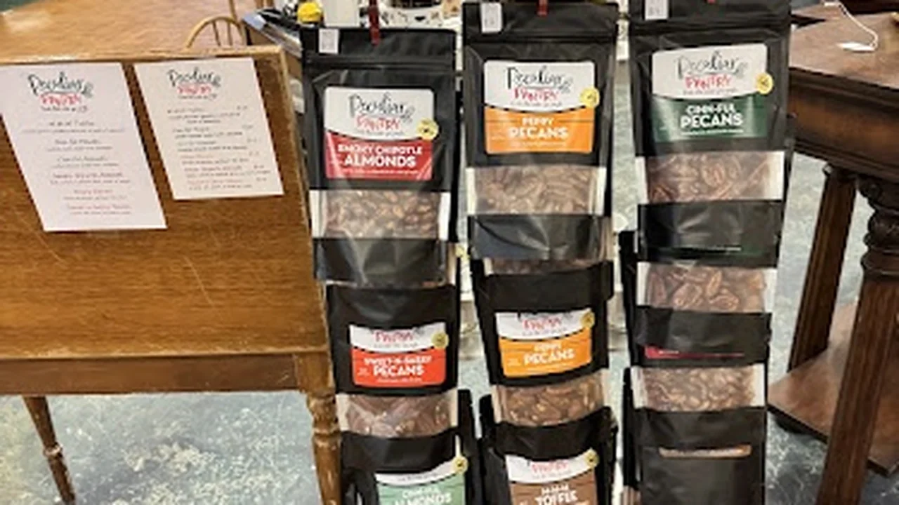 Consignment store in South Hill, Virginia: Rewind Find and Consign
