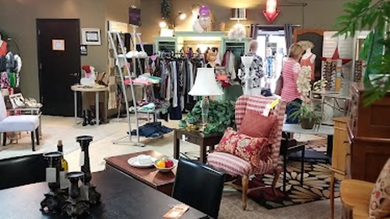 Consignment store in Garden City, Idaho: Ricochet Home Consignment