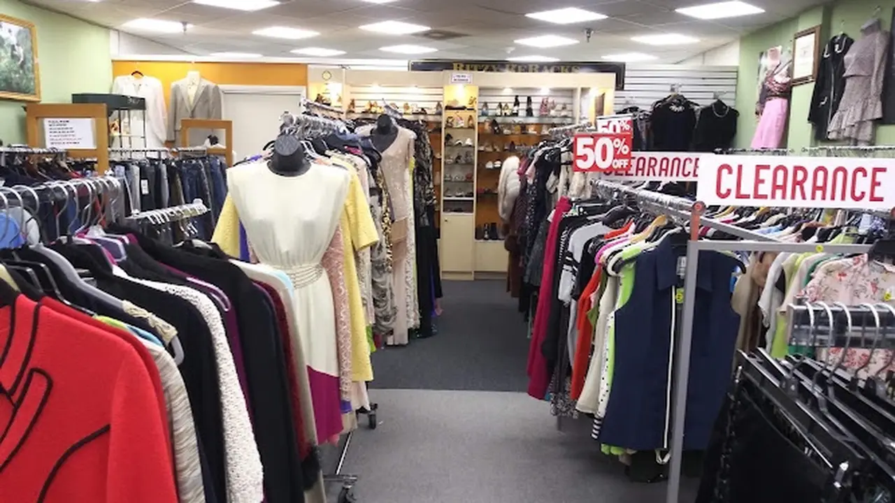 Consignment store in Delray Beach, Florida: Ritzy Reracks Resale & Consignment Boutique