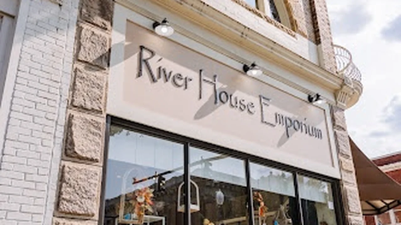 Consignment store in Lexington, North Carolina: River House Emporium