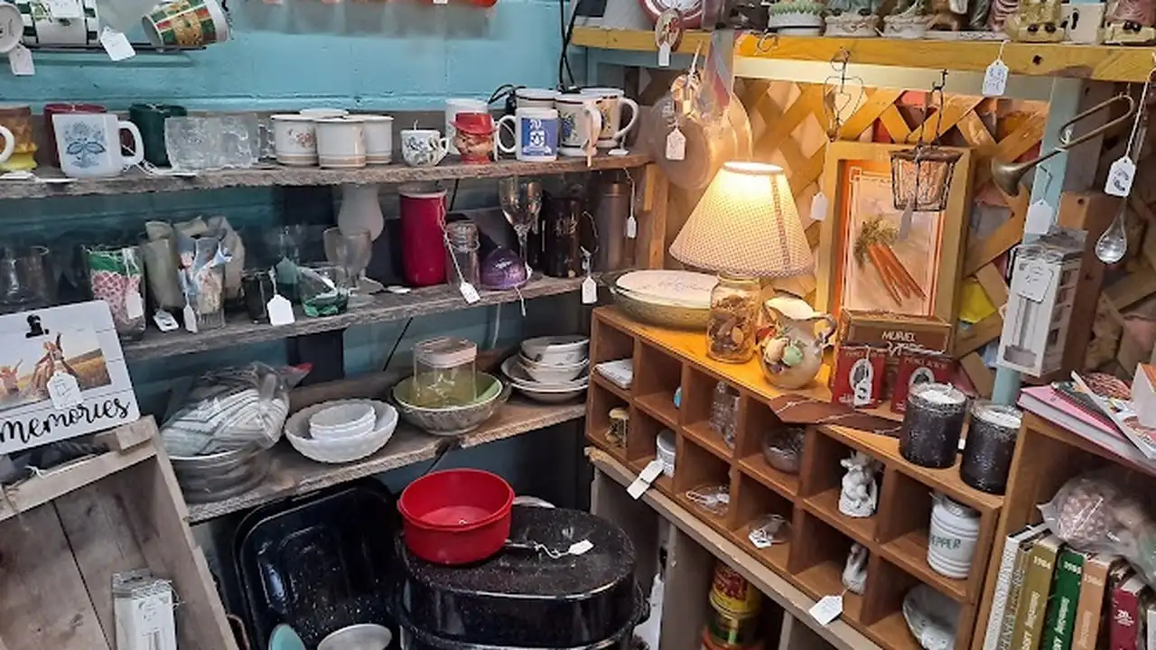 Consignment store in Ozark, Arkansas: River Street Market