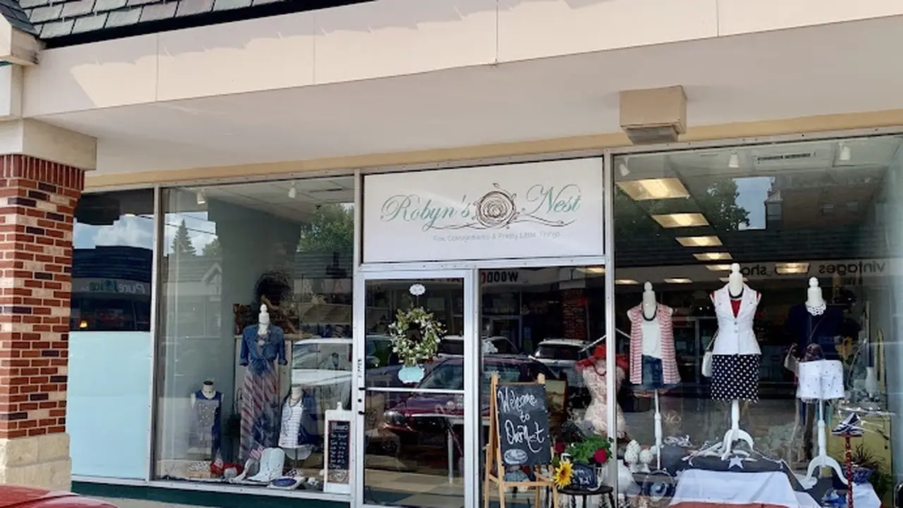 Consignment store in Arlington Heights, Illinois: Robyn's Nest Boutique