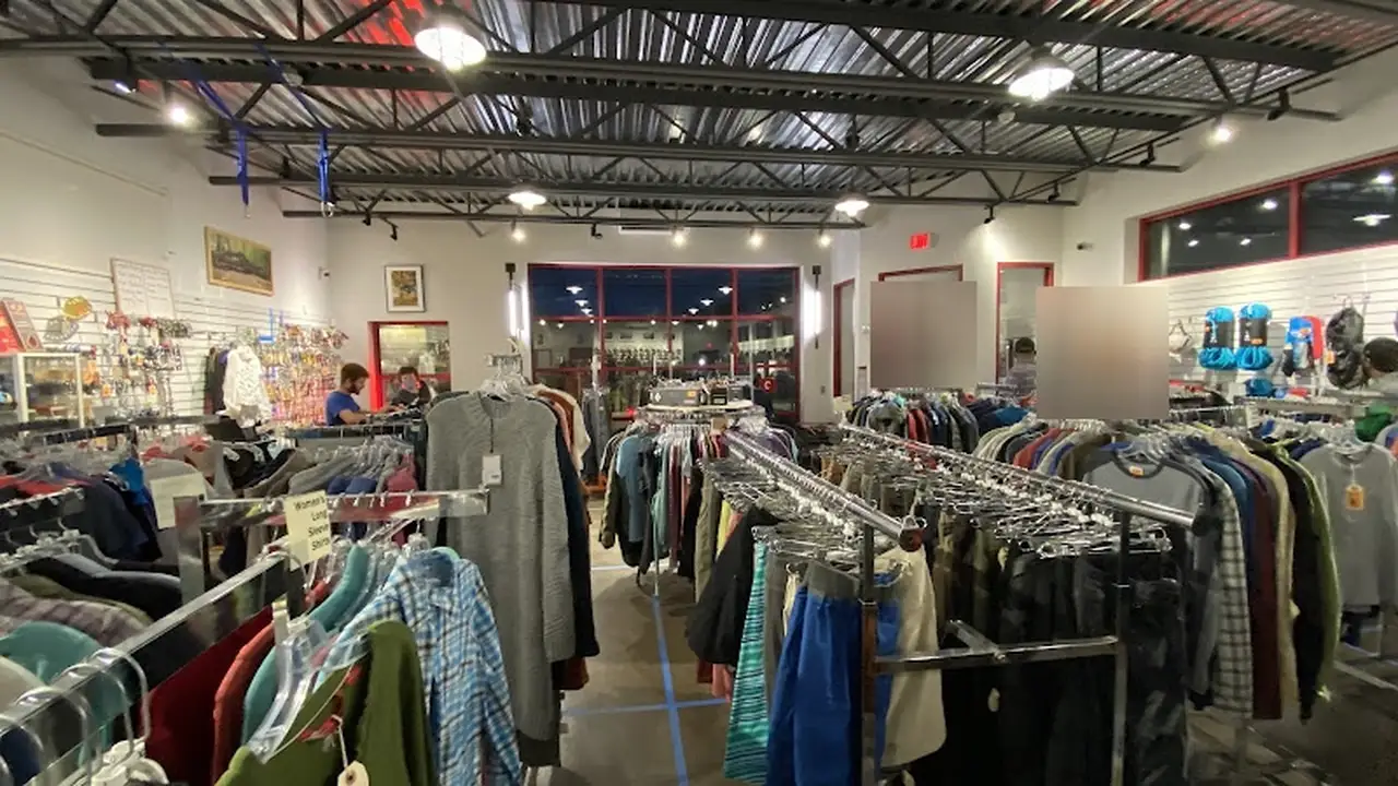 Consignment store in New Paltz, New York: Rock and Snow Annex