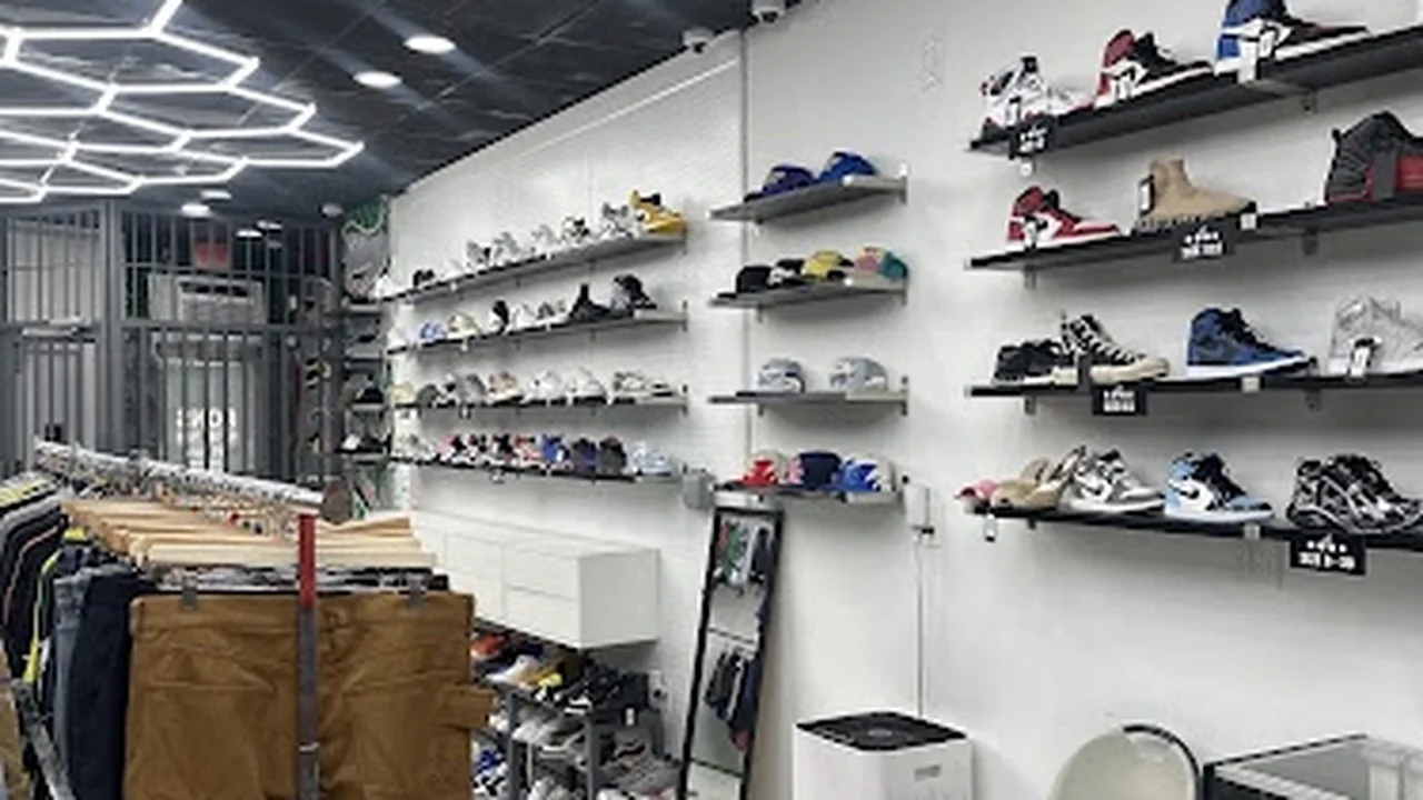 Consignment store in Clifton, New Jersey: Rons Buy Sell Trade Handbags Sneakers for Cash