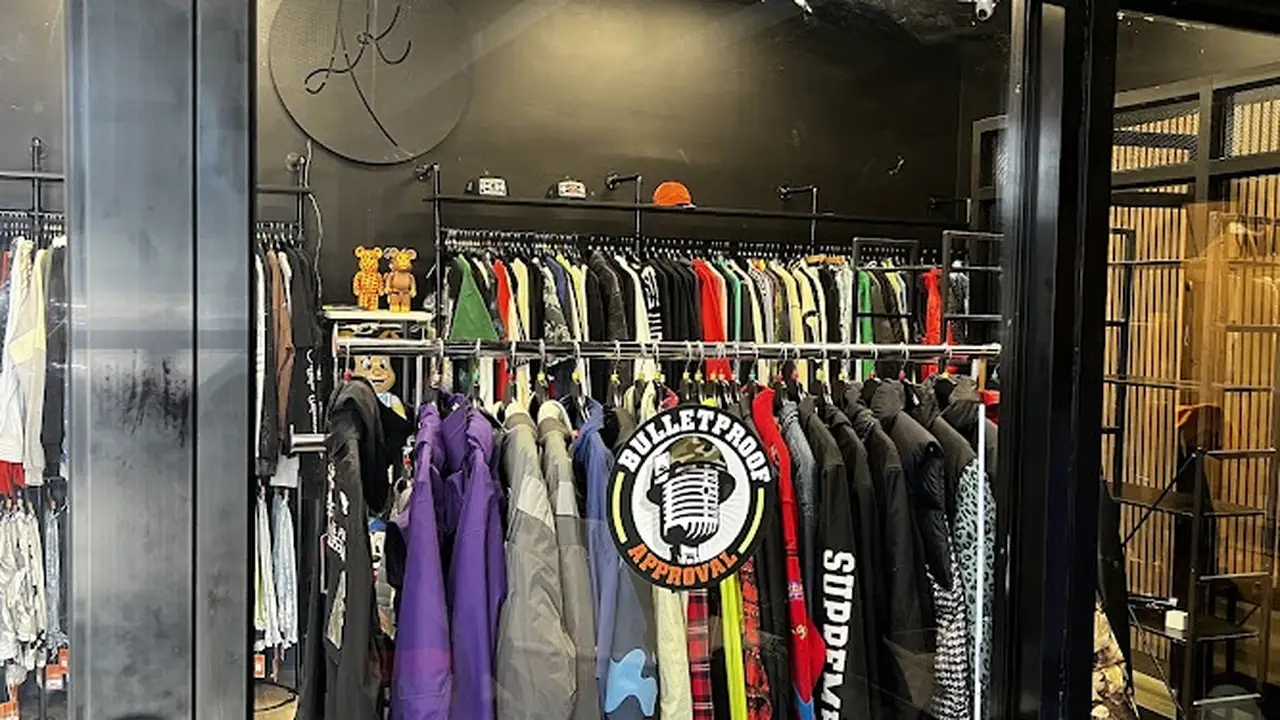 Consignment store in South Hackensack, New Jersey: Rons Buy Sell Trade Handbags Sneakers for Cash