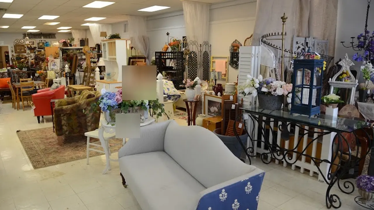 Consignment store in Plainfield, Indiana: Room Swap Consignments