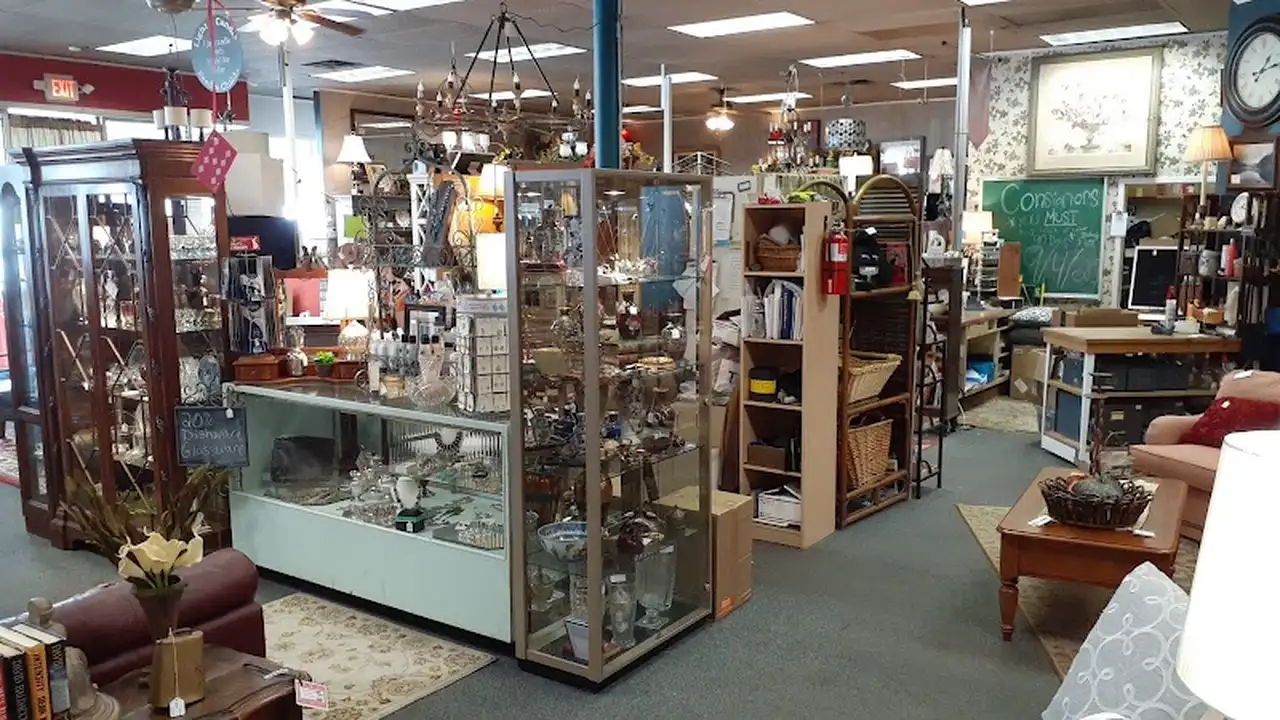Consignment store in Tulsa, Oklahoma: Round the House Consignment