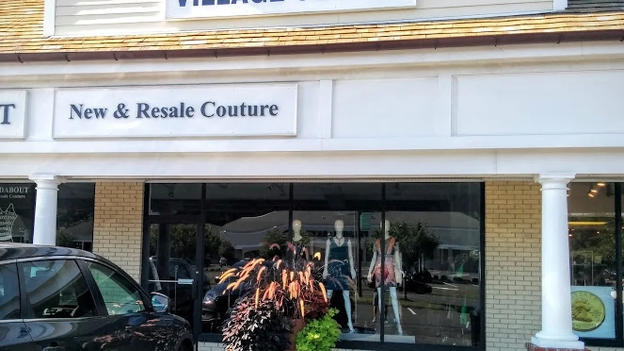 Consignment store in Westport, Connecticut: Roundabout