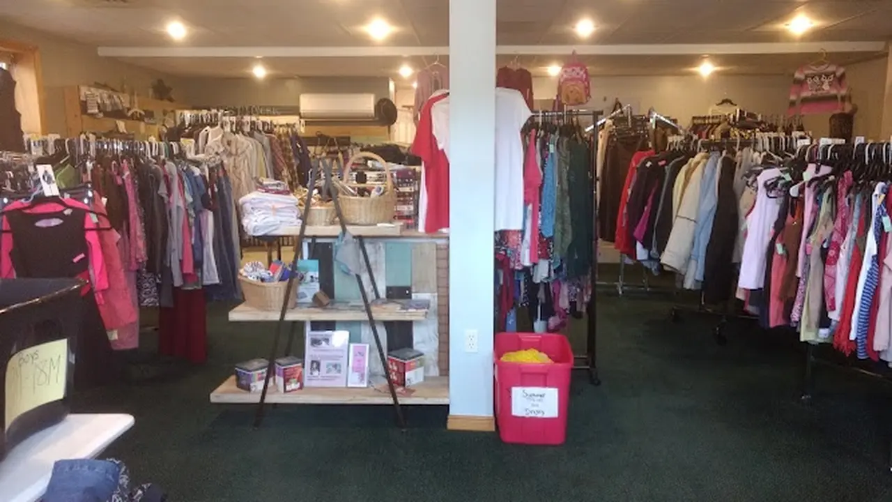 Consignment store in Libby, Montana: Rustic Chic