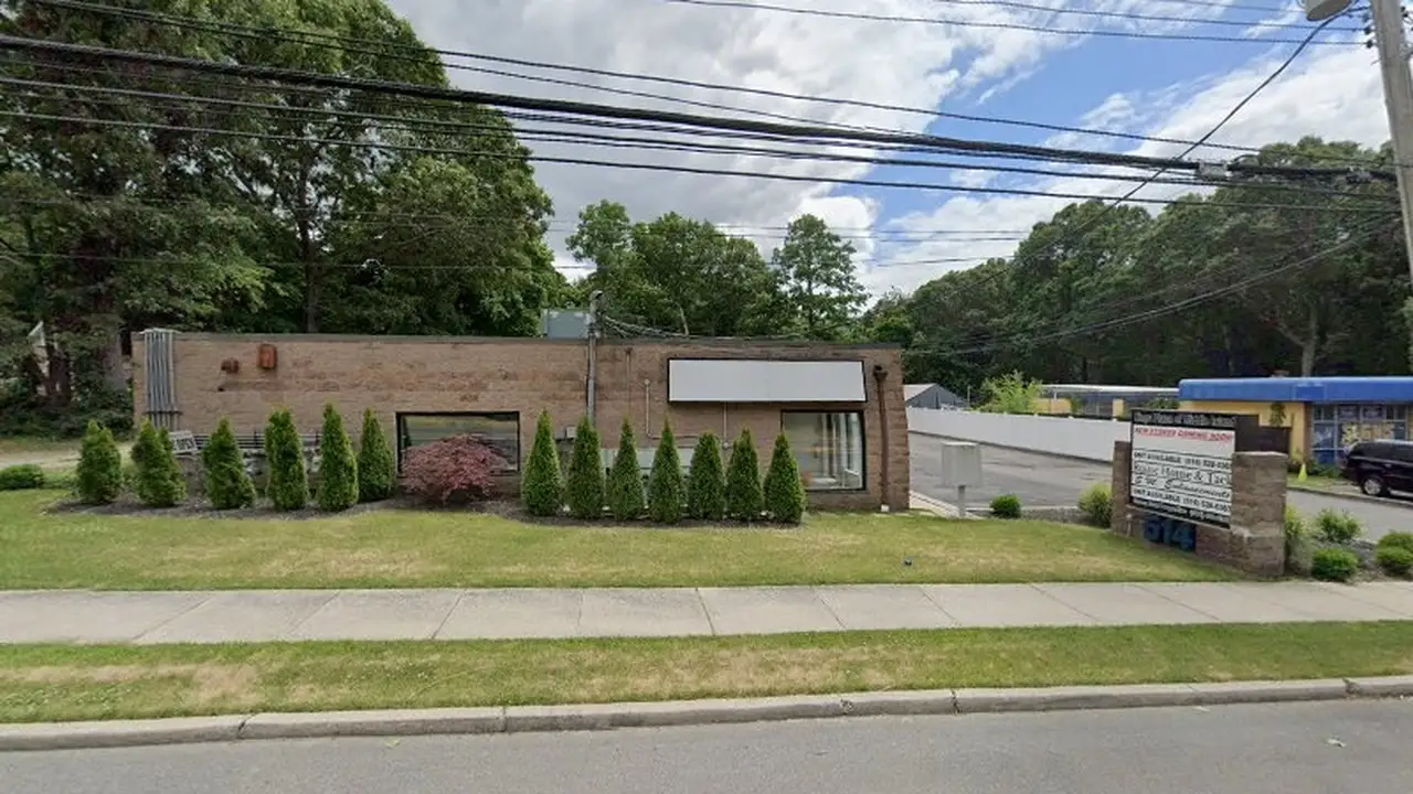Consignment store in Middle Island, New York: Rustic Home and Tack