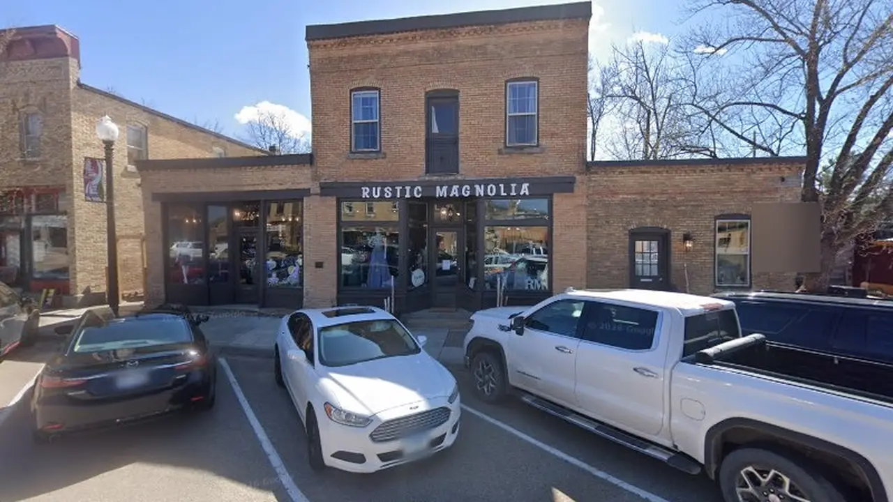 Consignment store in Jordan, Minnesota: Rustic Magnolia