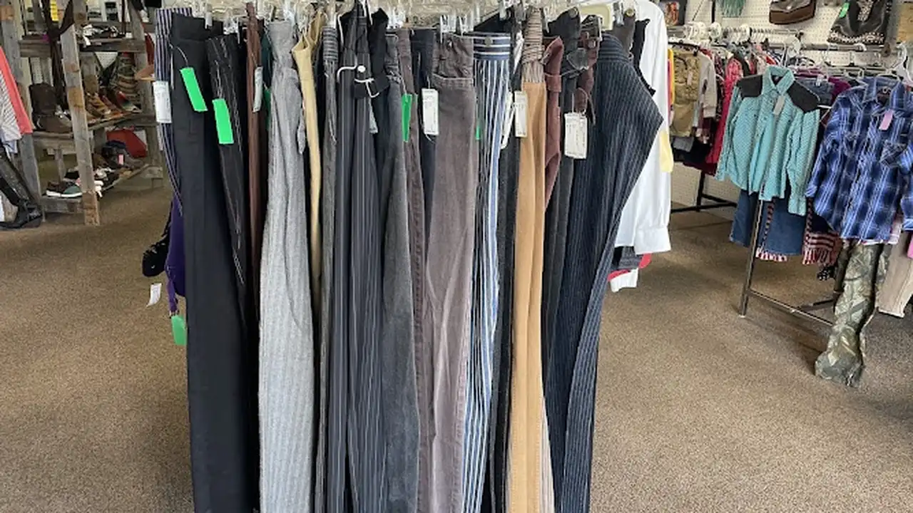 Consignment store in Weatherford, Texas: S & S Western Wear Resale