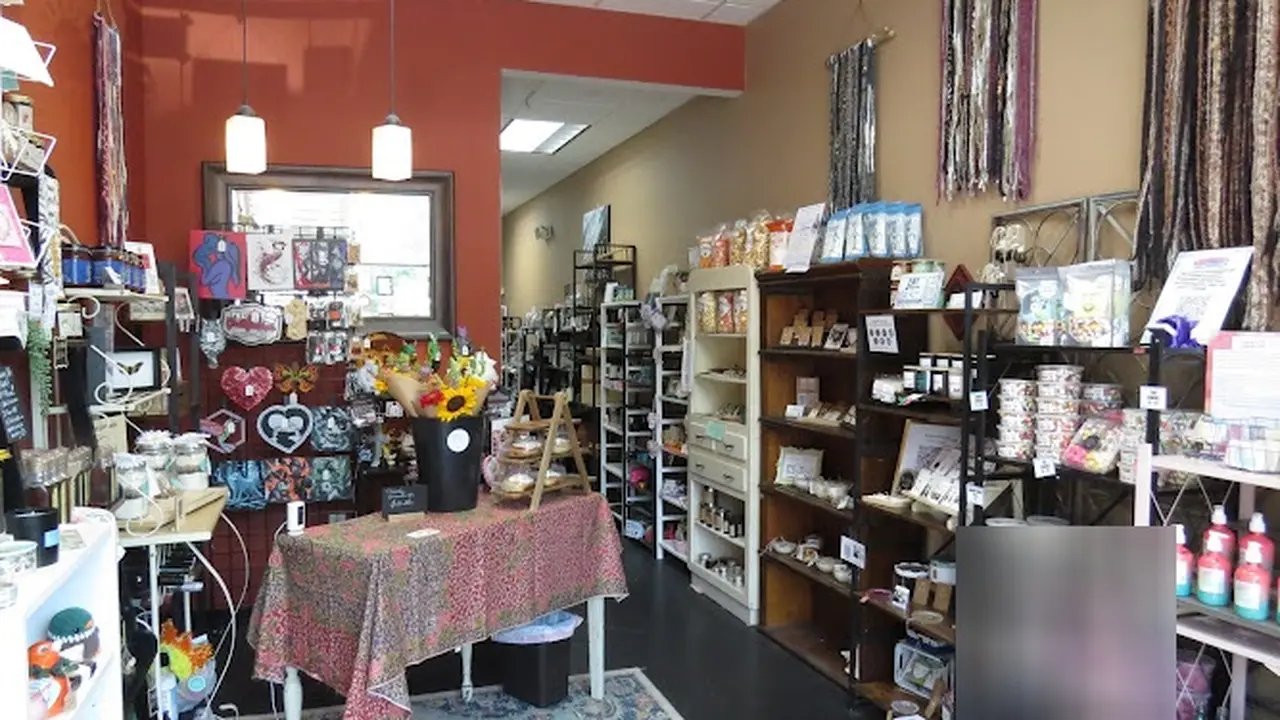 Consignment store in Fuquay-Varina, North Carolina: Salty Moon Mercantile