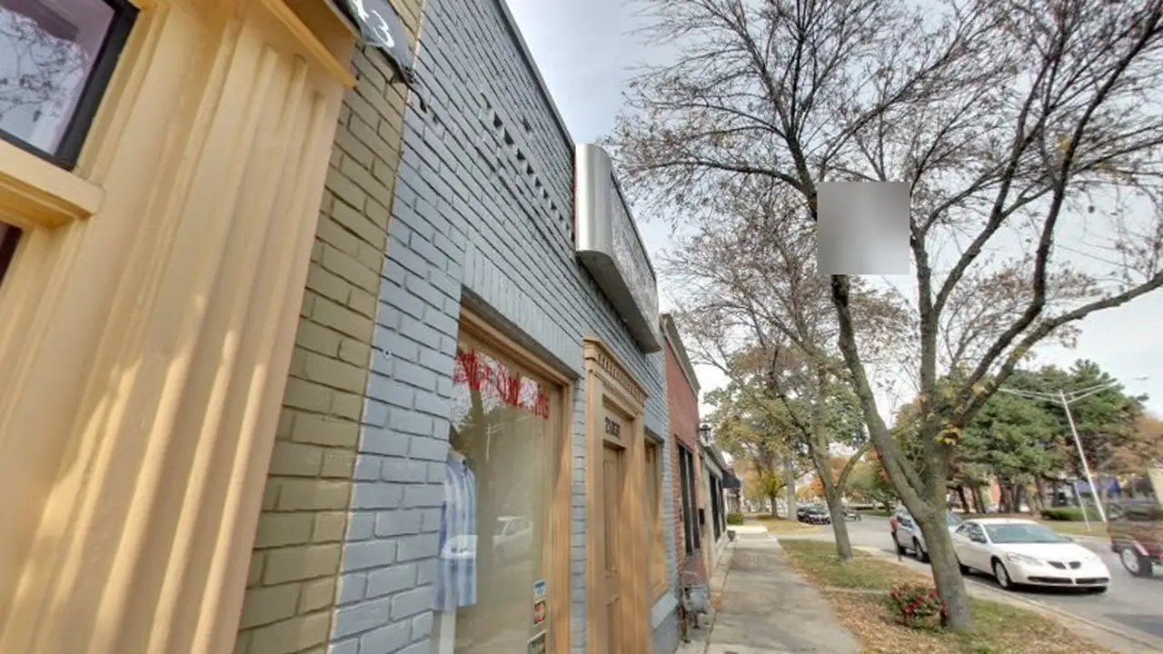 Consignment store in Grosse Pointe Woods, Michigan: Samira's Upscale Consignment Boutique