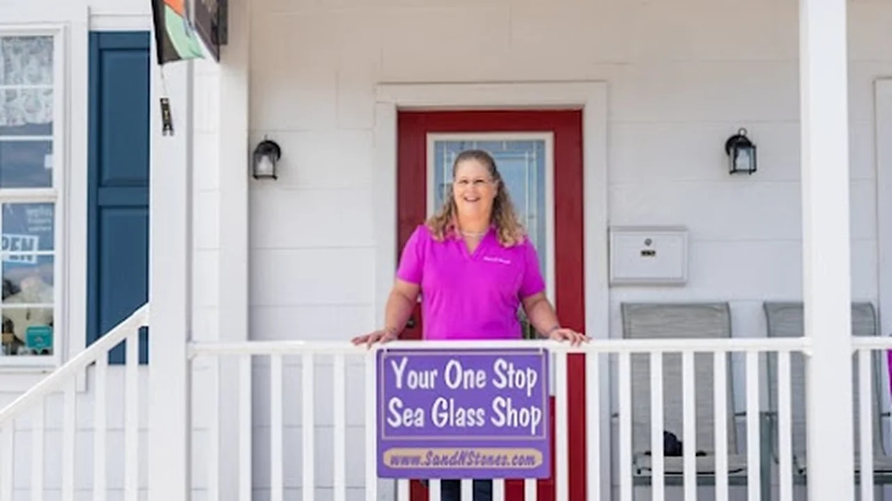 Consignment store in Lewes, Delaware: Sand N Stones