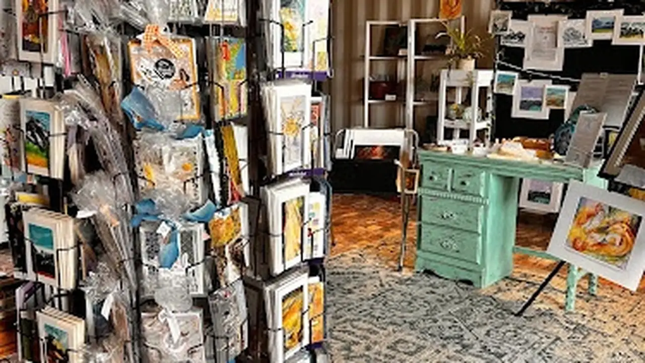 Consignment store in Center, Colorado: Sarah’s Living Room