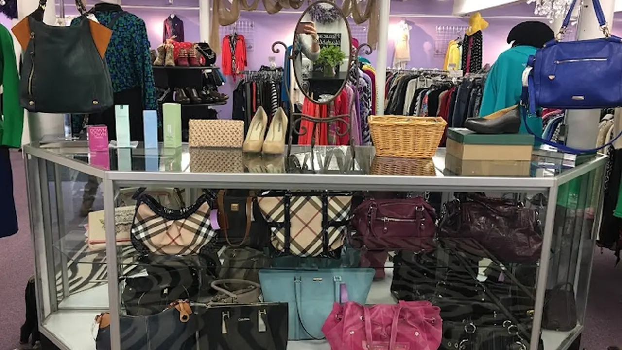 Consignment store in Uxbridge, Massachusetts: Sassy Foxx Consignment