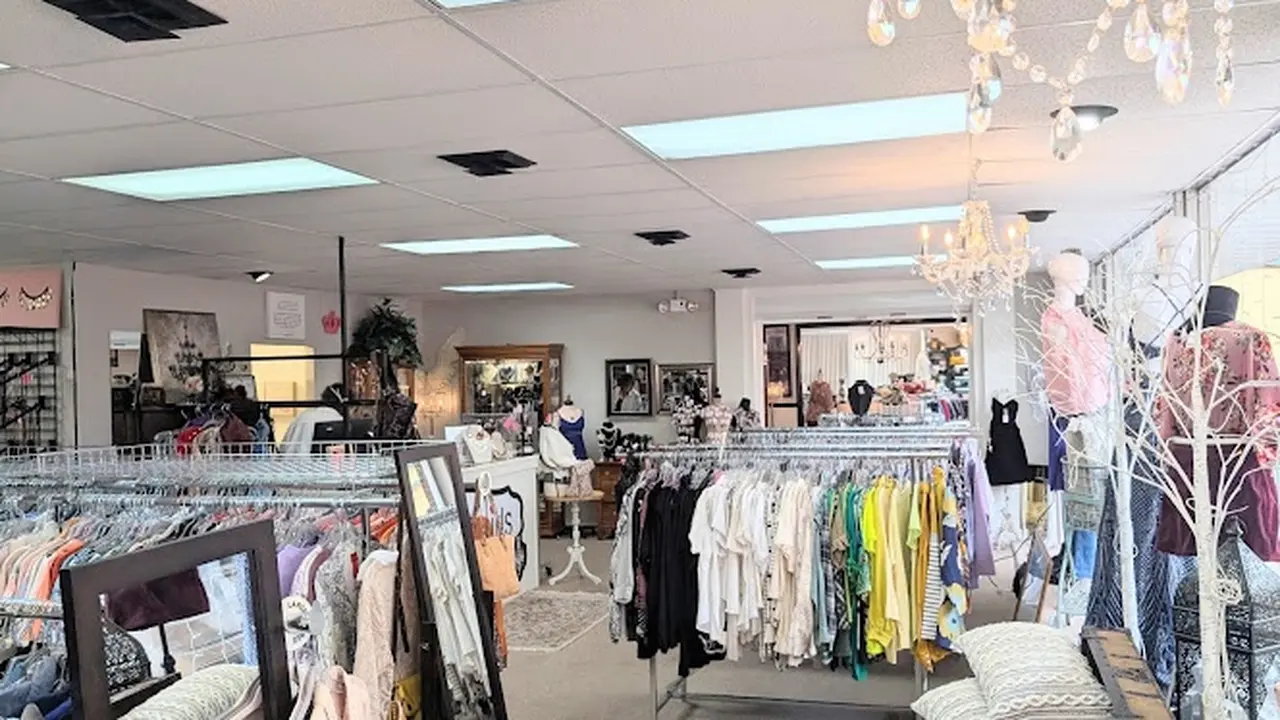 Consignment store in Waynesville, North Carolina: Sassy Girls Consignment Boutique