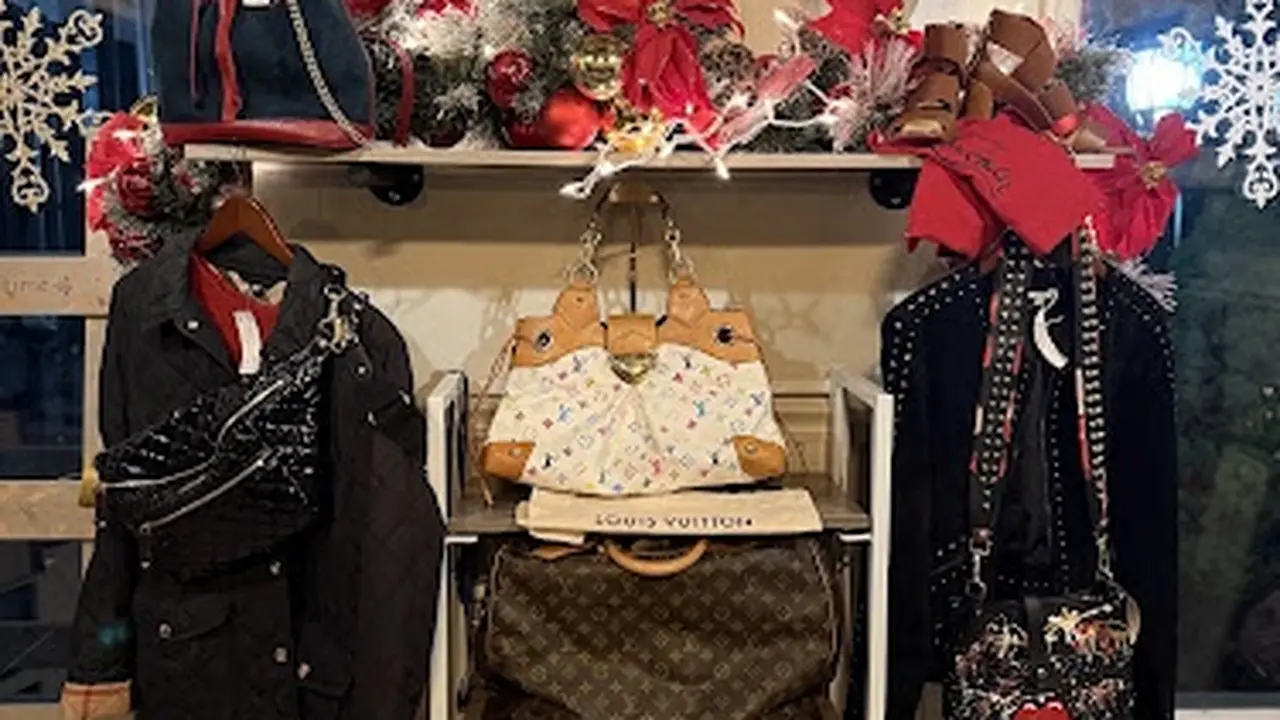 Consignment store in Cranberry Township, Pennsylvania: Saving Grace Consignment Boutique of Cranberry