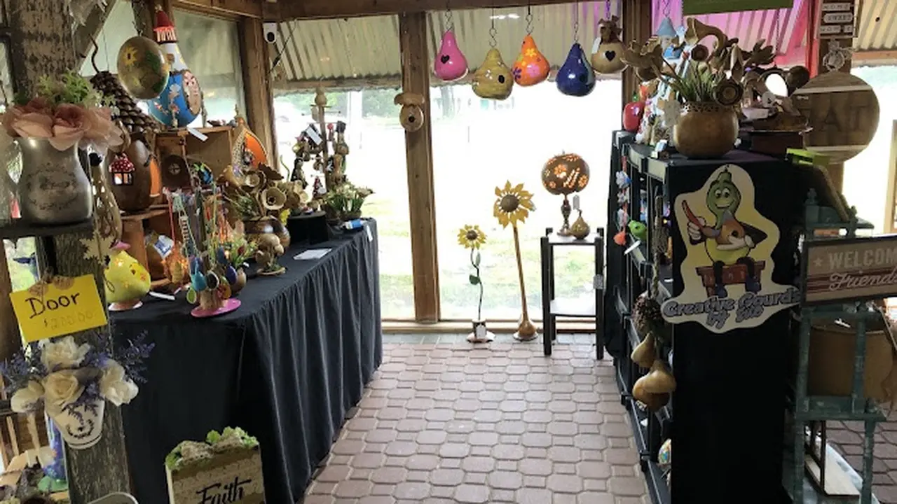 Consignment store in Spartanburg, South Carolina: Scarlett's Boutique and Home