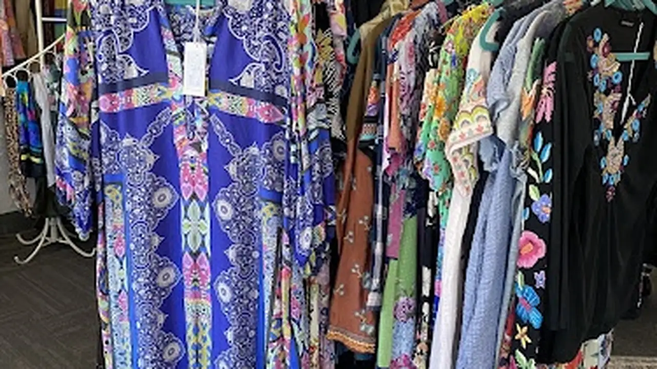 Consignment store in Los Ranchos de Albuquerque, New Mexico: Seasons Consignment Boutique