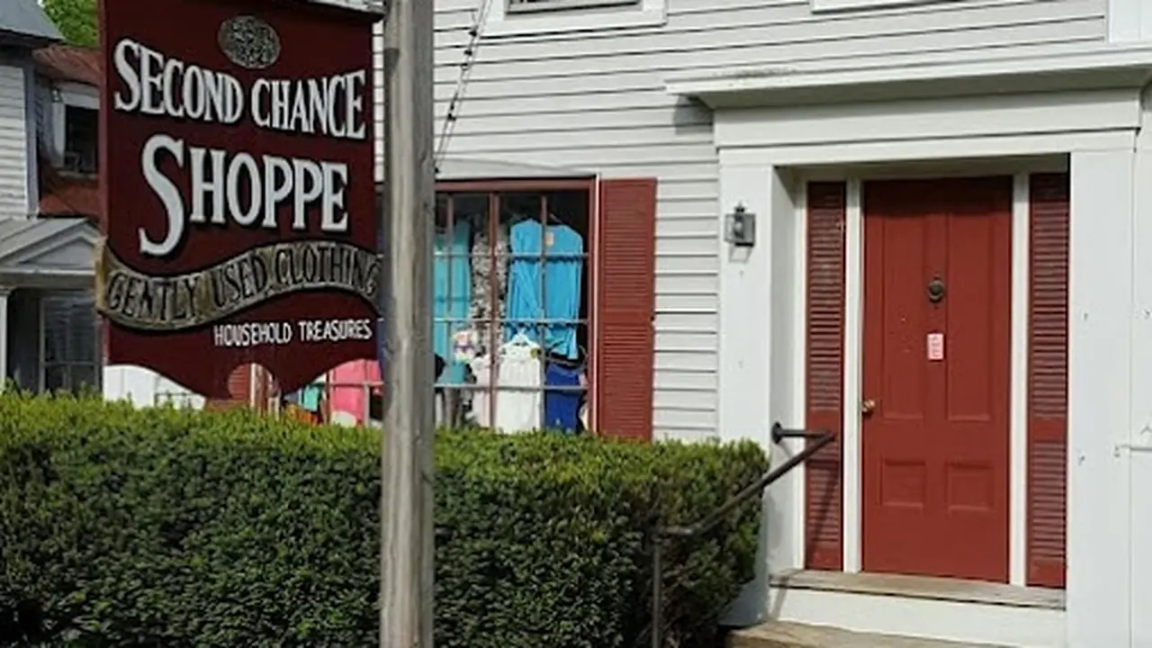 Consignment store in Townshend, Vermont: Second Chance Shoppe