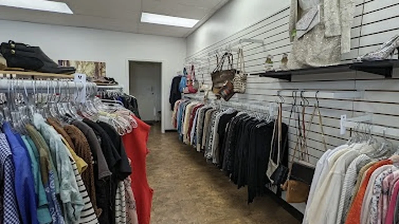 Consignment store in Buffalo, New York: Second Chic Outlet