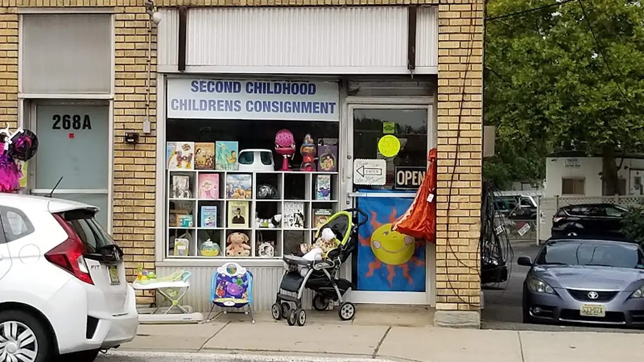 Consignment store in Springfield, New Jersey: Second Childhood