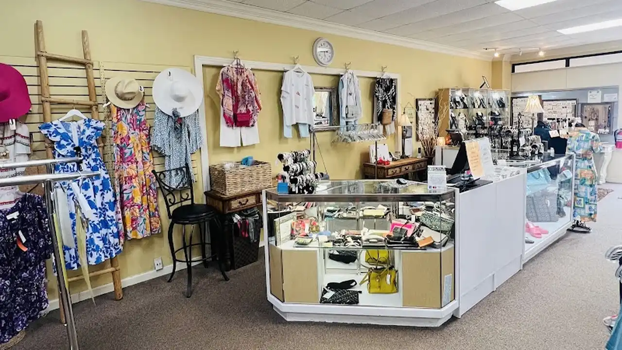 Consignment store in Daphne, Alabama: Second Edition Boutique