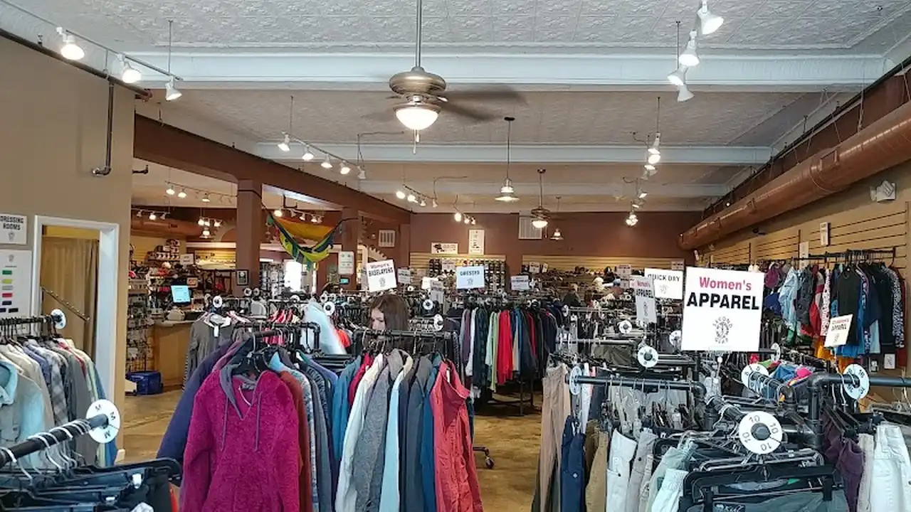 Consignment store in Asheville, North Carolina: Second Gear