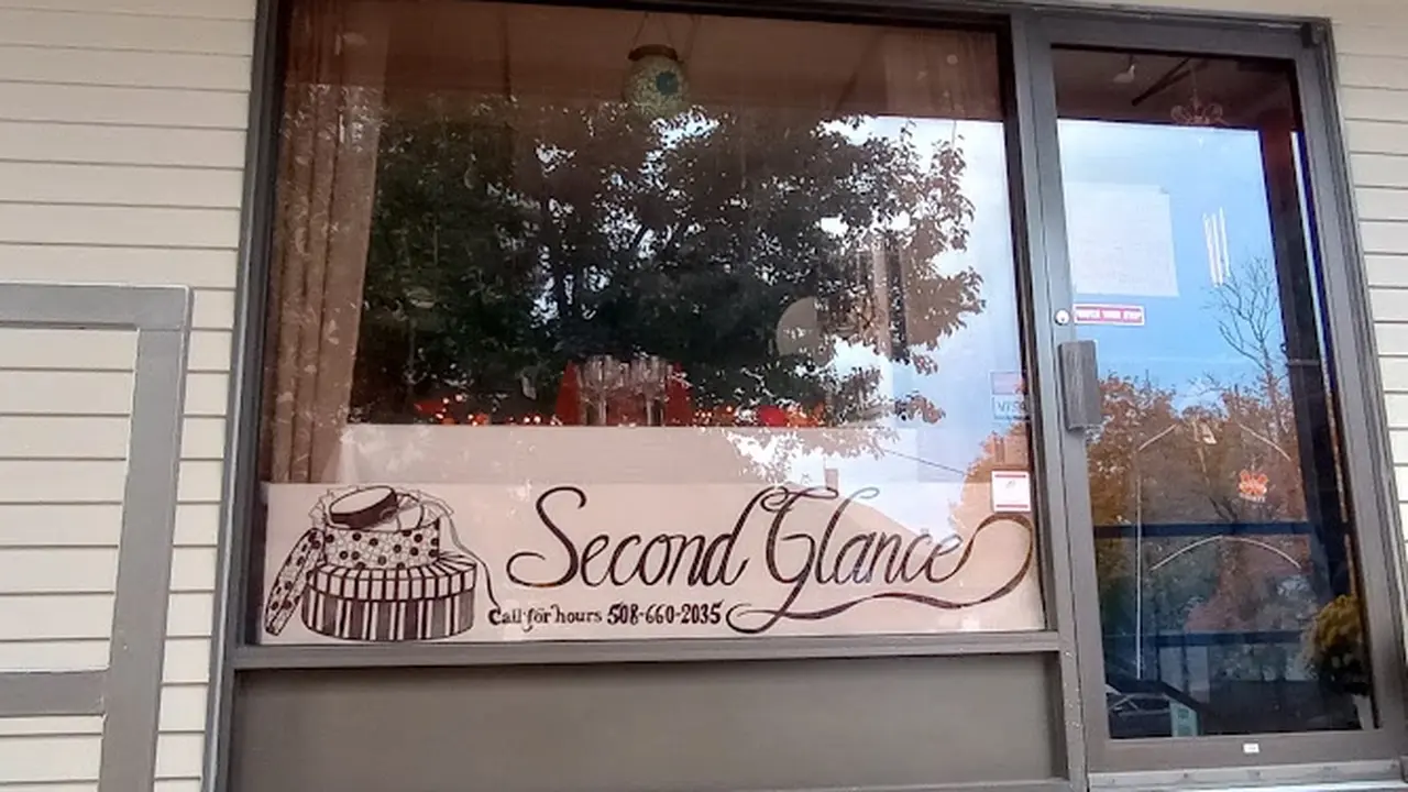 Consignment store in Walpole, Massachusetts: Second Glance