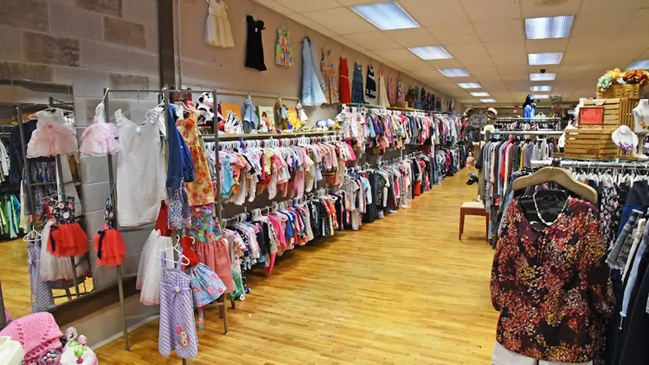 Consignment store in Hastings, Michigan: Second Hand Queens Consignment