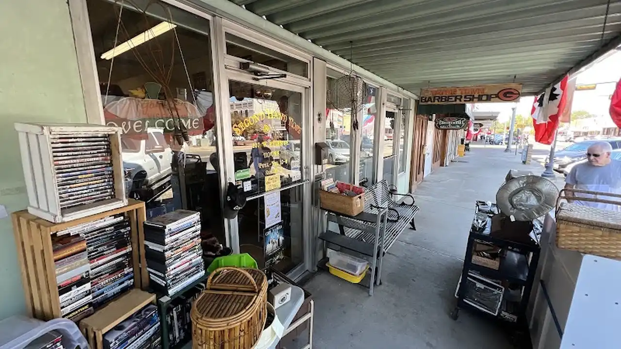 Consignment store in Gilmer, Texas: Second Hand Rose Upscale Resale and Consignment Shop
