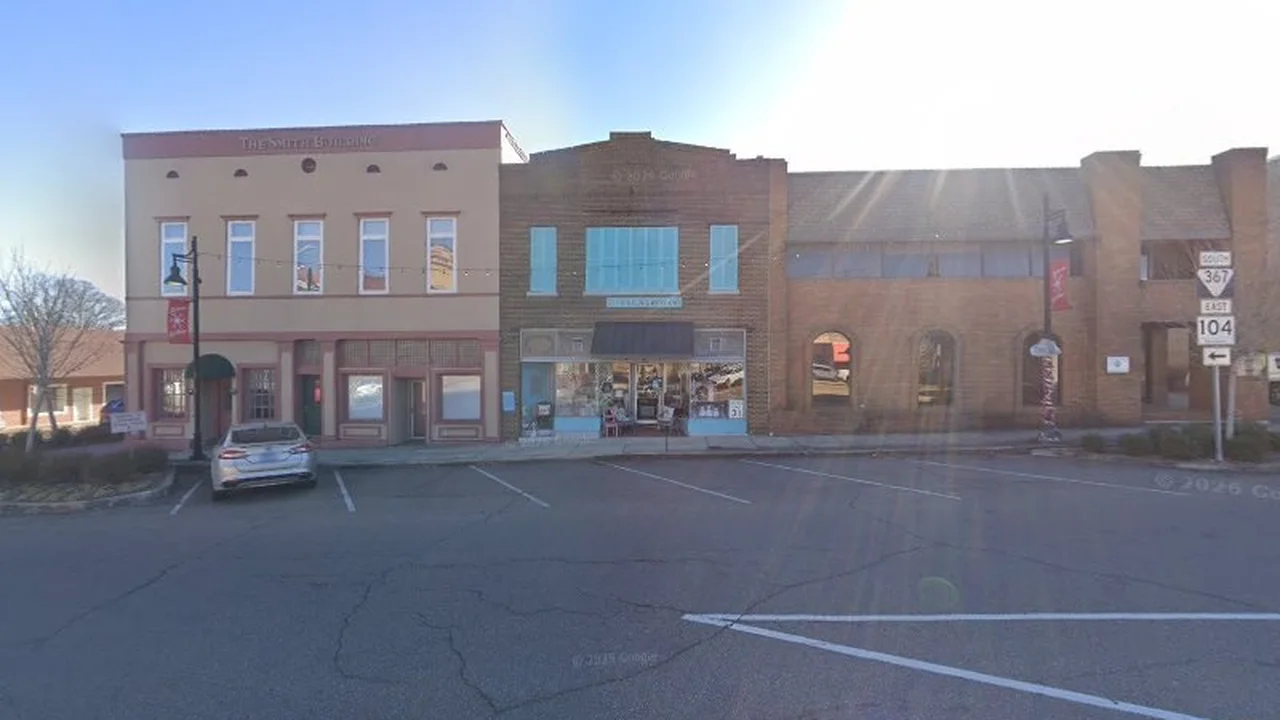 Consignment store in Trenton, Tennessee: Second Impressions