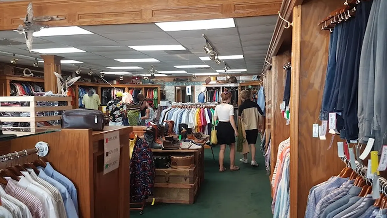 Consignment store in Austin, Texas: Second Looks