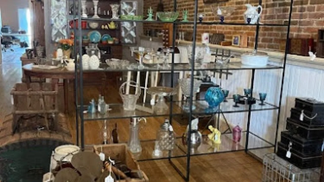 Consignment store in Dansville, New York: Second Season Marketplace