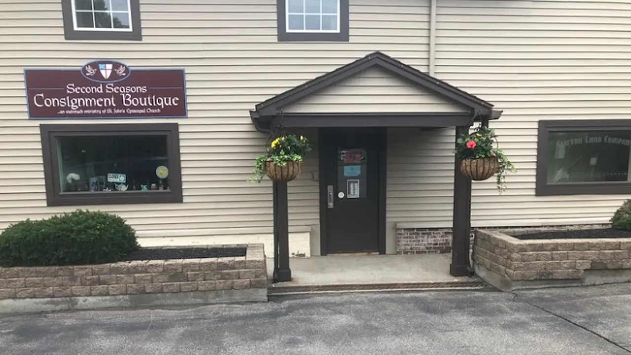 Consignment store in Clifton Springs, New York: Second Seasons