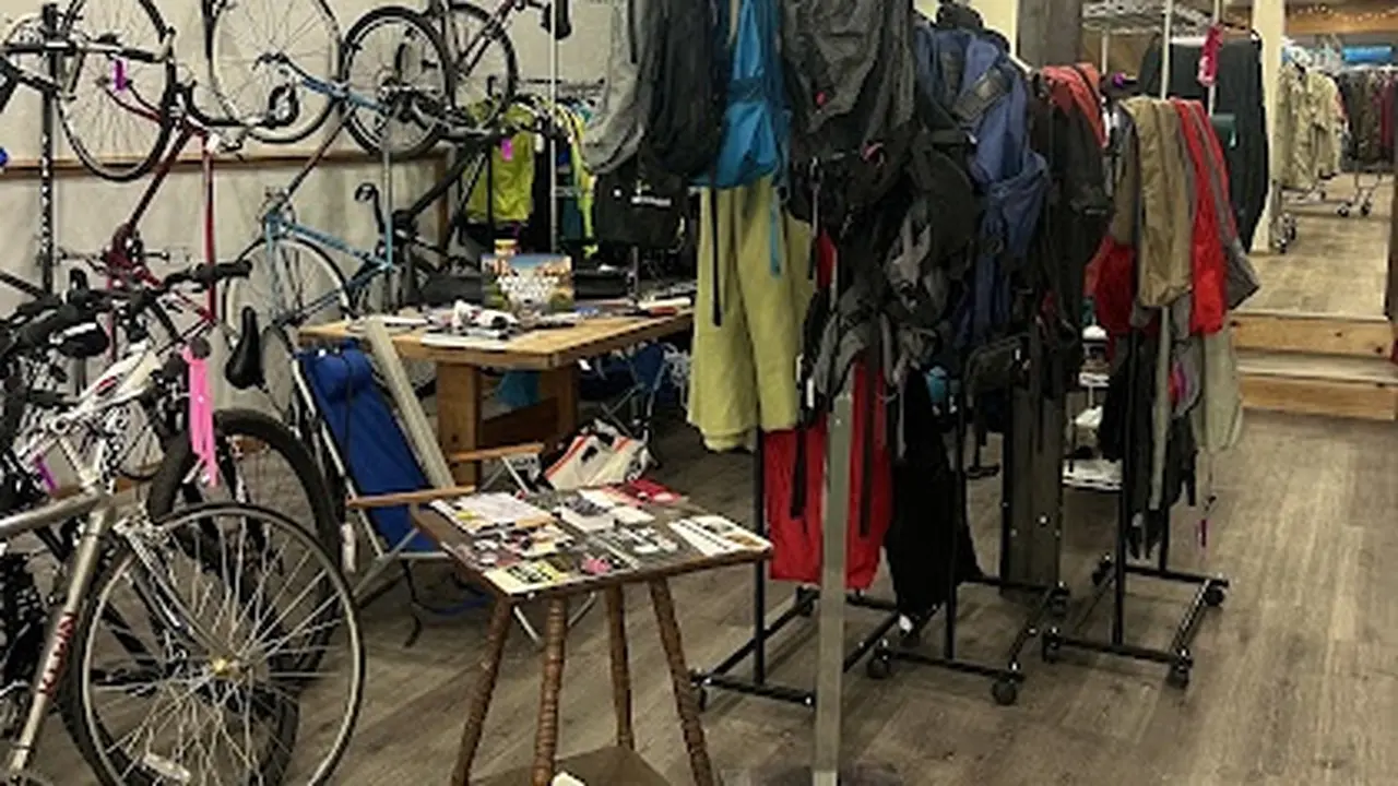 Consignment store in Denver, Colorado: Second Wind Sports