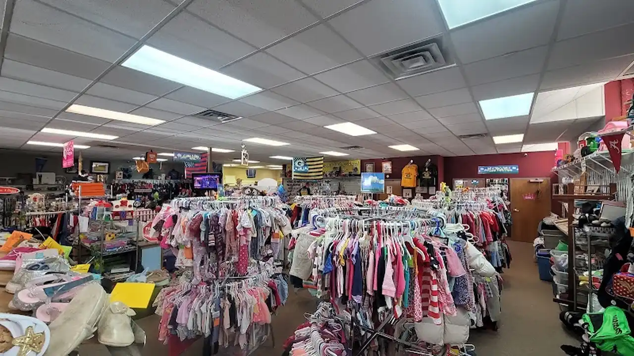 Consignment store in Gallatin, Tennessee: Secret Garden