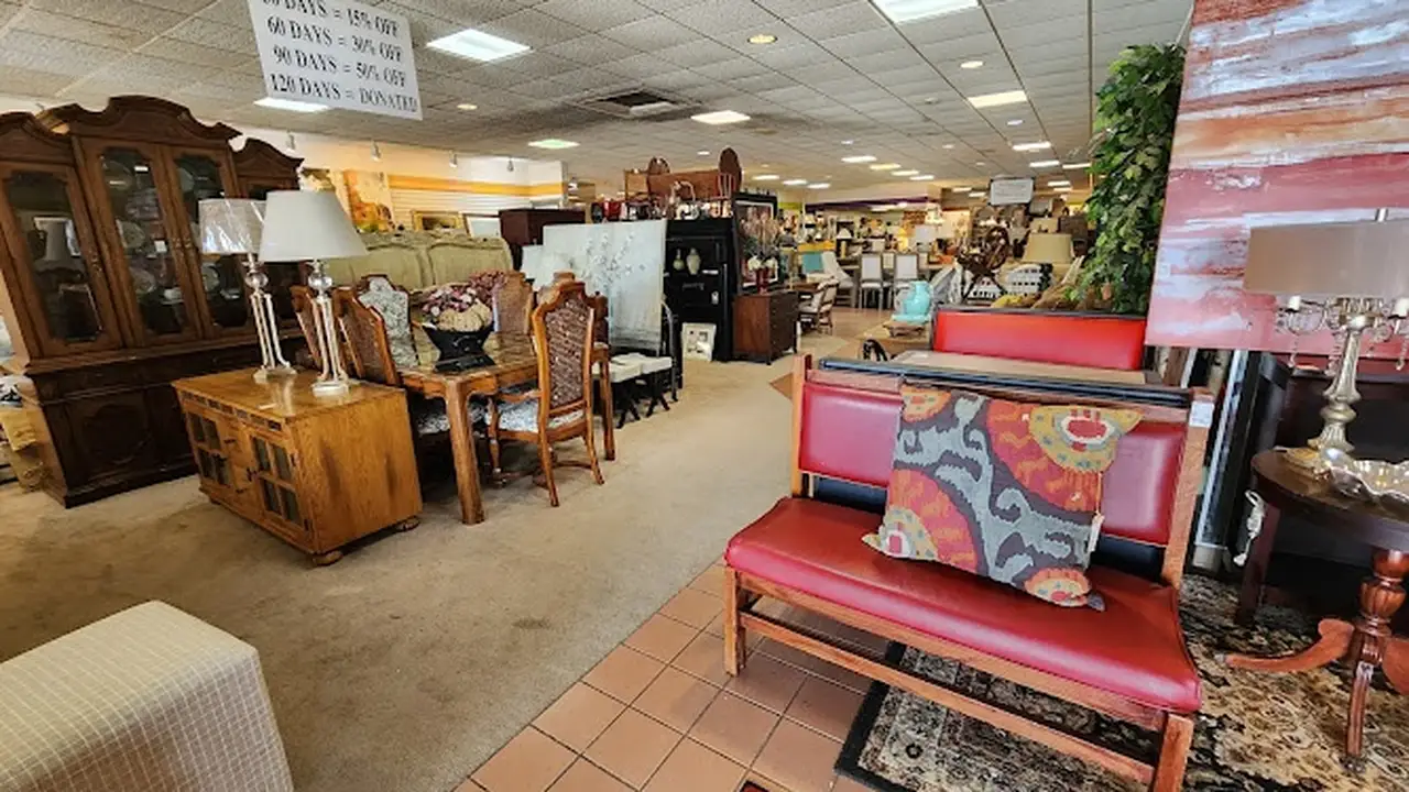 Consignment store in Evansville, Indiana: Seek And Find Consignments